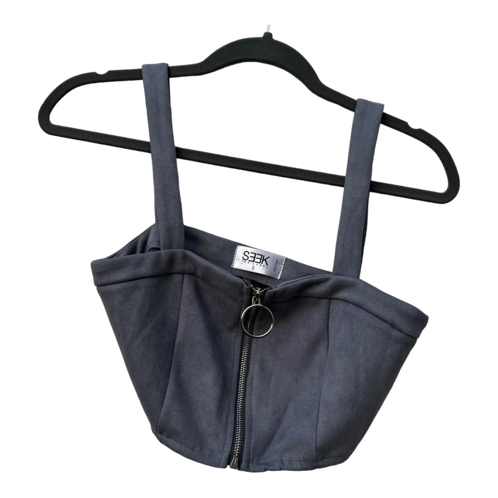 🎀 LF Seek The Label Crop Top with Metal Ring Zipper